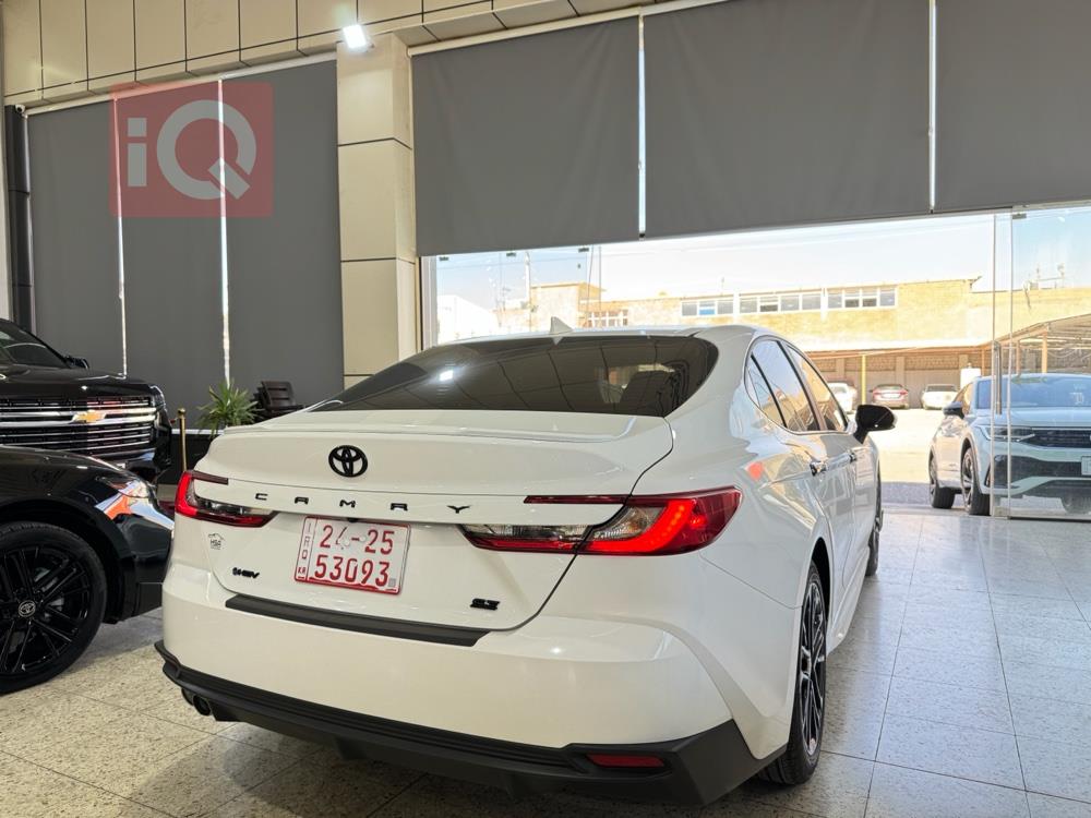 تۆیۆتا کامری